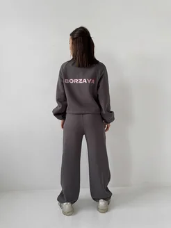 Утеплённый спортивный костюм на молнии