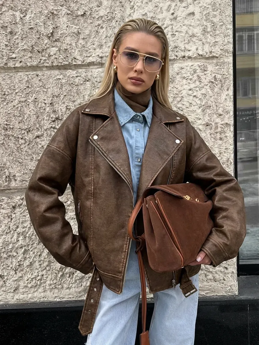 Кожаная косуха oversize коричневая